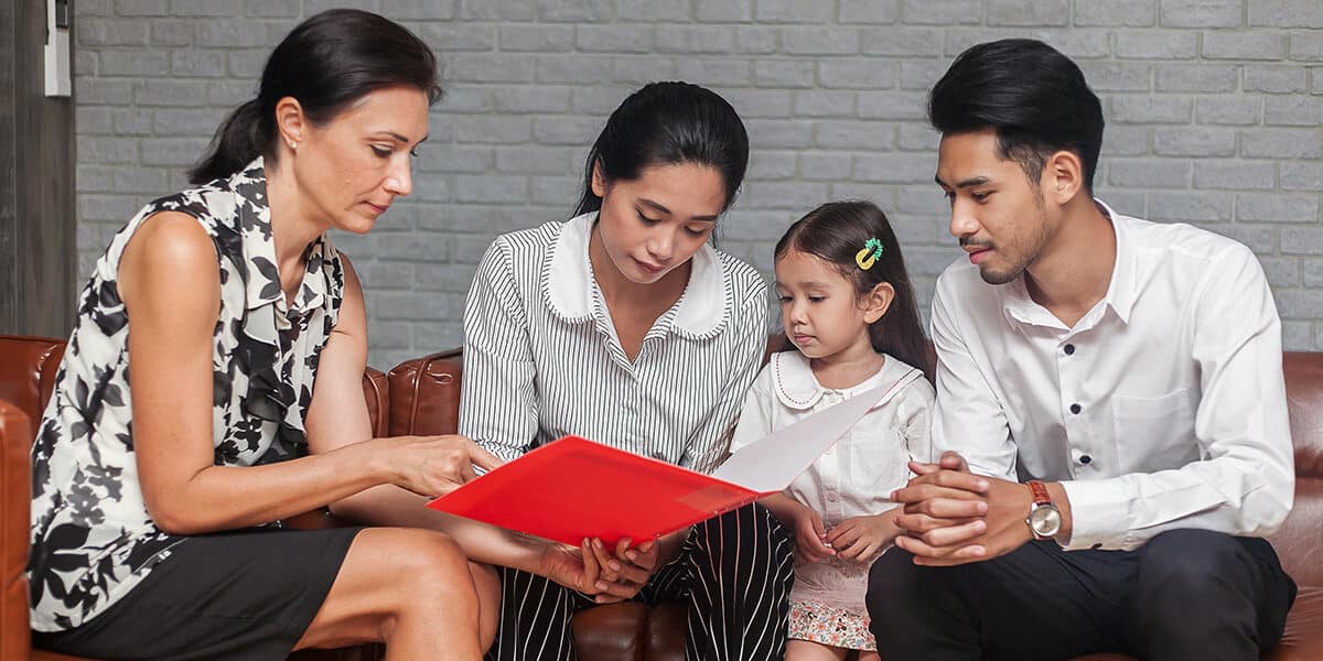 Services professional consulting with mother, father and daughter